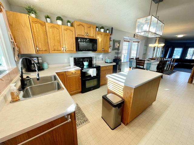 157 Huisman Crescent, House detached with 5 bedrooms, 3 bathrooms and 5 parking in Hinton AB | Image 7