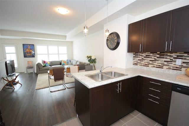 03-03 - 2420 Baronwood Dr, Townhouse with 2 bedrooms, 3 bathrooms and 1 parking in Oakville ON | Image 21