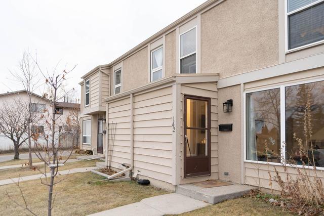 142 - 2319 56 Street Ne, Home with 3 bedrooms, 1 bathrooms and 1 parking in Calgary AB | Image 4