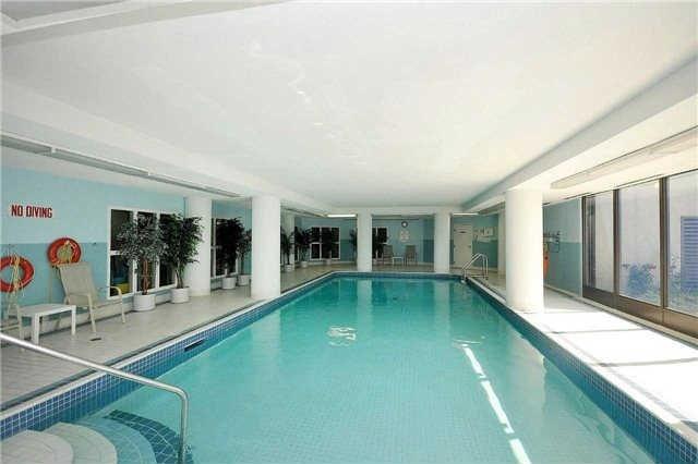 702 - 350 Webb Dr, Condo with 2 bedrooms, 2 bathrooms and 2 parking in Mississauga ON | Image 9