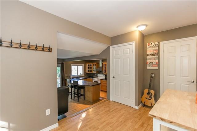 226 Foster Dr, House detached with 2 bedrooms, 1 bathrooms and 10 parking in Barrie ON | Image 11