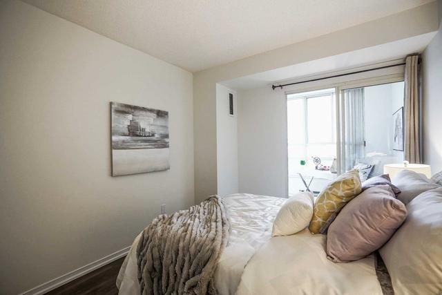 1215 - 250 Webb Dr, Condo with 2 bedrooms, 2 bathrooms and 1 parking in Mississauga ON | Image 22