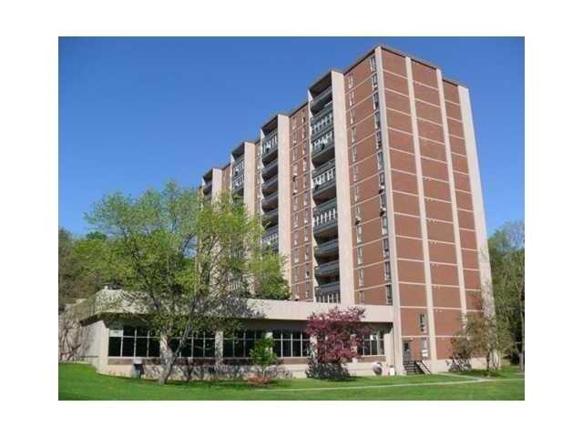 1205 - 1968 Main Street W, Condo with 2 bedrooms, 1 bathrooms and null parking in Hamilton ON | Image 1