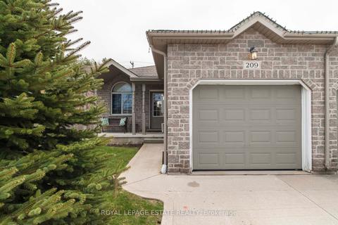 209 Bricker St S, House semidetached with 3 bedrooms, 1 bathrooms and 3 parking in Saugeen Shores ON | Card Image