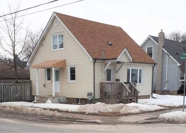 193 Rutherford Ave, House detached with 2 bedrooms, 1 bathrooms and 3 parking in Peterborough ON | Image 1
