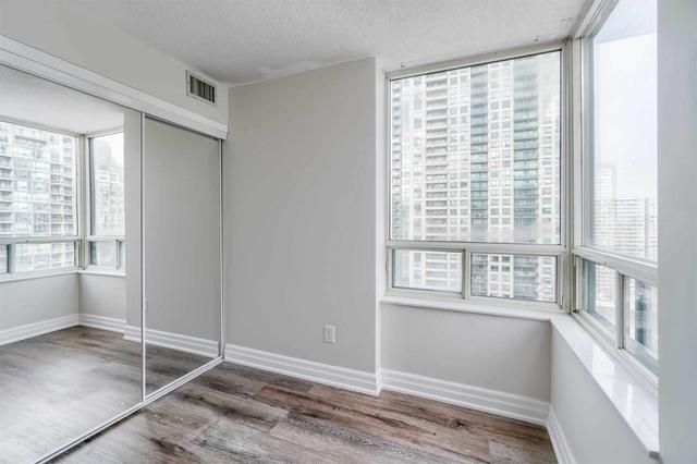 1510 - 265 Enfield Pl, Condo with 2 bedrooms, 2 bathrooms and 1 parking in Mississauga ON | Image 21