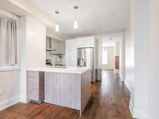 104 Hallam St, House semidetached with 3 bedrooms, 3 bathrooms and 0 parking in Toronto ON | Image 2