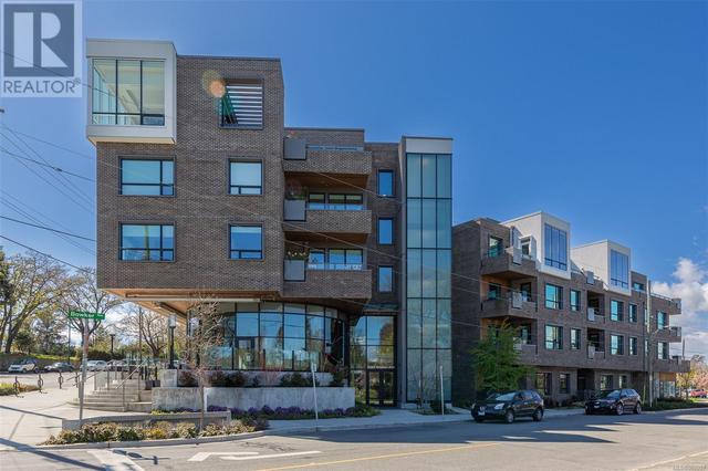 214 - 2285 Bowker Ave, Condo with 2 bedrooms, 2 bathrooms and 1 parking in Oak Bay BC | Image 1