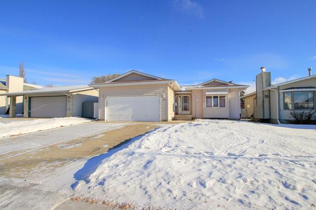 33 Kennings Crescent, House detached with 3 bedrooms, 3 bathrooms and 3 parking in Red Deer County AB | Image 1