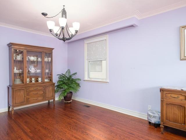 11 Hilda Ave, House detached with 3 bedrooms, 3 bathrooms and 5 parking in Toronto ON | Image 6