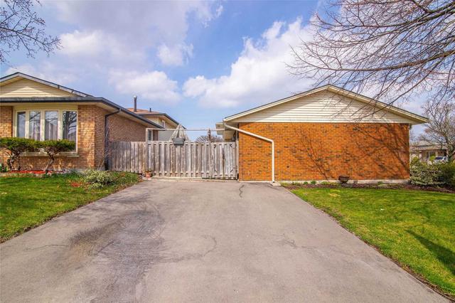 344 East 24th St, House detached with 3 bedrooms, 2 bathrooms and 2 parking in Hamilton ON | Image 23