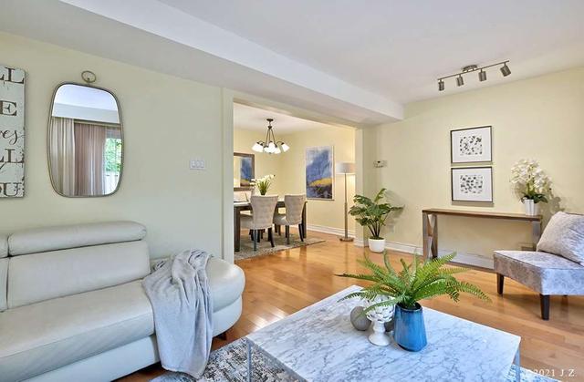 170 Song Meadoway, Townhouse with 3 bedrooms, 2 bathrooms and 2 parking in Toronto ON | Image 3