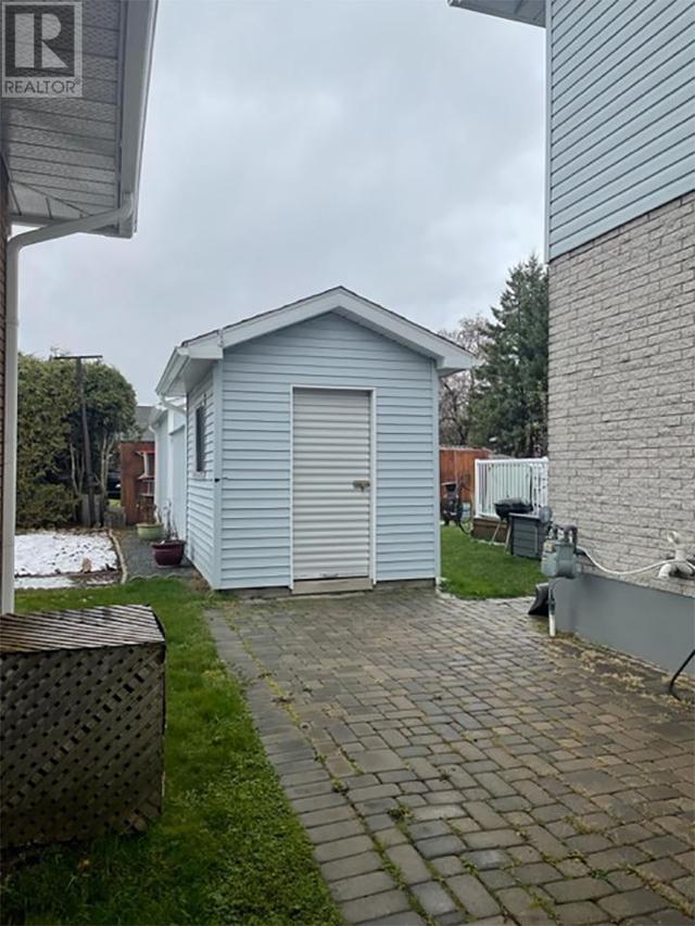 237 Prentice Ave, House semidetached with 3 bedrooms, 2 bathrooms and null parking in Sault Ste. Marie ON | Image 2