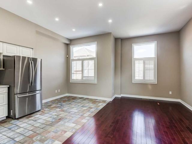 26 Guildpark Ptwy, Condo with 3 bedrooms, 3 bathrooms and 2 parking in Toronto ON | Image 2