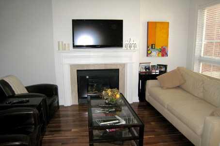 th3 - 20 Burkebrook Pl, Townhouse with 3 bedrooms, 3 bathrooms and 2 parking in Toronto ON | Image 2