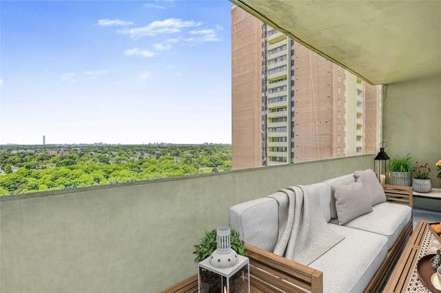 2201 - 1 Massey Sq, Condo with 2 bedrooms, 1 bathrooms and 0 parking in Toronto ON | Image 5