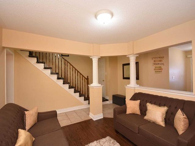 3697 Partition Rd S, House semidetached with 3 bedrooms, 4 bathrooms and 3 parking in Mississauga ON | Image 2
