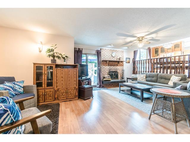 18136 61a Avenue, House detached with 4 bedrooms, 2 bathrooms and 6 parking in Surrey BC | Image 16