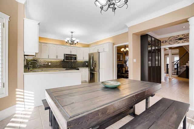 7418 Glamorgan Way, House detached with 4 bedrooms, 4 bathrooms and 6 parking in Mississauga ON | Image 7