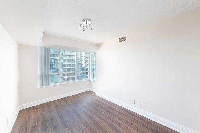 2306 - 23 Hollywood Ave, Condo with 2 bedrooms, 2 bathrooms and 1 parking in Toronto ON | Image 3