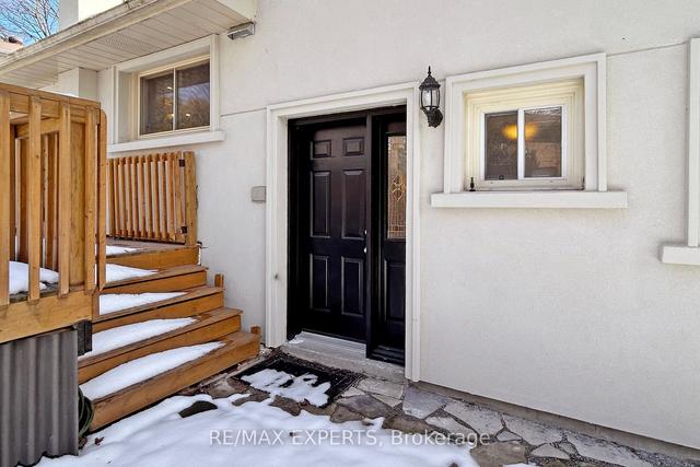 22 Bamber Crt, House detached with 3 bedrooms, 2 bathrooms and 4 parking in Toronto ON | Image 14