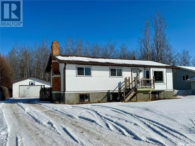 191 Vickers Crescent, House detached with 5 bedrooms, 3 bathrooms and null parking in Air Ronge SK | Image 1