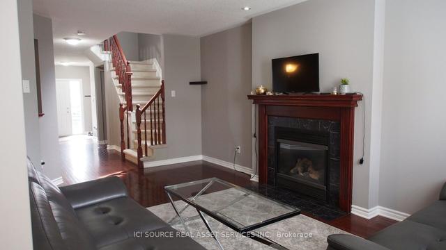 403 Cache Bay Cres, House semidetached with 3 bedrooms, 3 bathrooms and 2 parking in Ottawa ON | Image 3