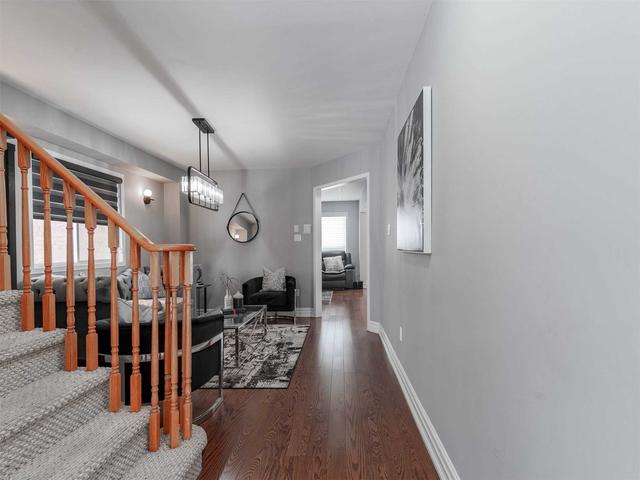 27 Farthingale Cres, House semidetached with 4 bedrooms, 3 bathrooms and 3 parking in Brampton ON | Image 32