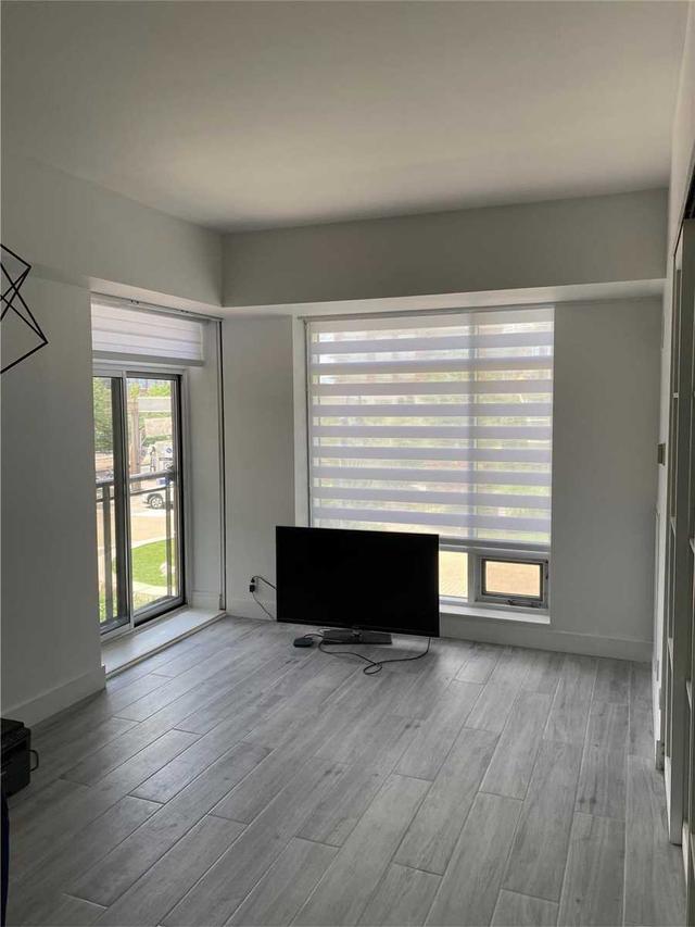 107w up - 500 Queens Quay W, Condo with 2 bedrooms, 1 bathrooms and 0 parking in Toronto ON | Image 3