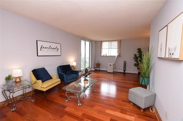1608 - 975 Warwick Court, Condo with 2 bedrooms, 1 bathrooms and 1 parking in Burlington ON | Image 10