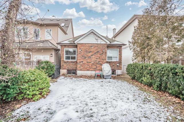 37 Beresford Ave, House detached with 2 bedrooms, 1 bathrooms and 1 parking in Toronto ON | Image 13