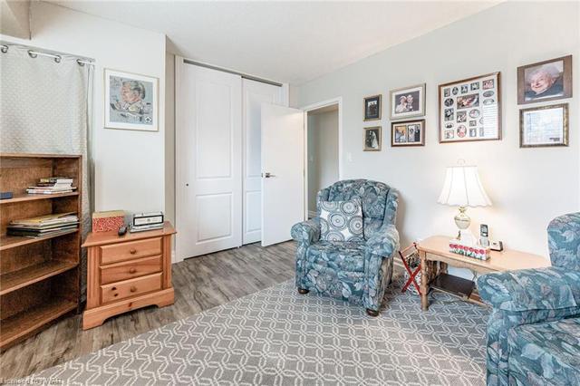 205 - 250 Glenridge Drive, House attached with 3 bedrooms, 2 bathrooms and 1 parking in Waterloo ON | Image 25