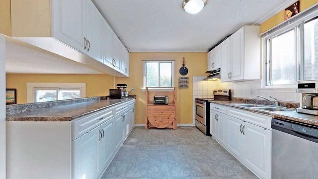 81 Weldrick Rd W, House detached with 3 bedrooms, 2 bathrooms and 5 parking in Richmond Hill ON | Image 35
