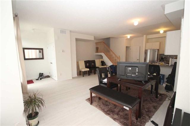 th120 - 120 Unity Gardens Dr, Townhouse with 4 bedrooms, 2 bathrooms and 2 parking in Markham ON | Image 3