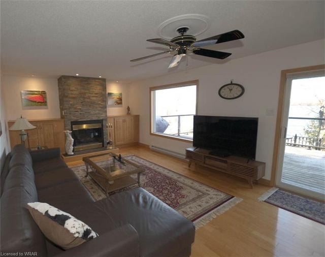 333 Prinyers Cove, House detached with 2 bedrooms, 1 bathrooms and null parking in Prince Edward County ON | Image 17
