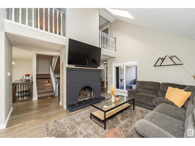 11125 157a Av Nw, House semidetached with 4 bedrooms, 2 bathrooms and 5 parking in Edmonton AB | Image 11