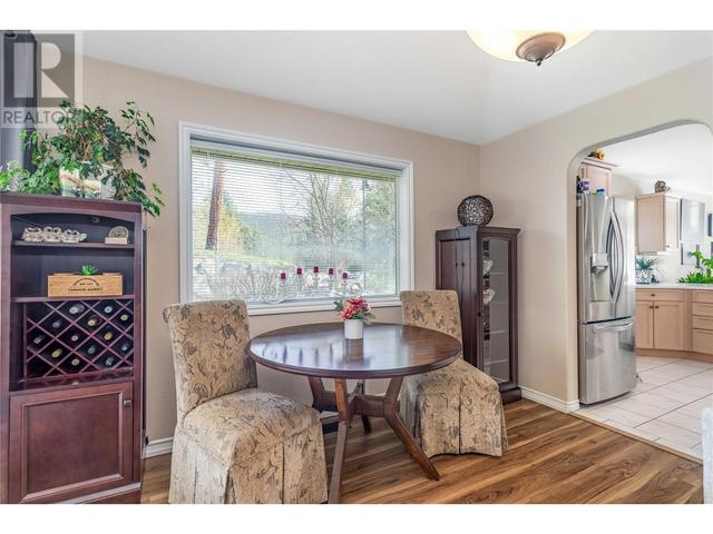 4043 Gallaghers Terrace, House detached with 2 bedrooms, 2 bathrooms and 4 parking in Kelowna BC | Image 9