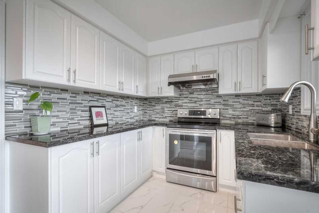 3 - 10 Reidmount Ave, Townhouse with 3 bedrooms, 2 bathrooms and 2 parking in Toronto ON | Image 4