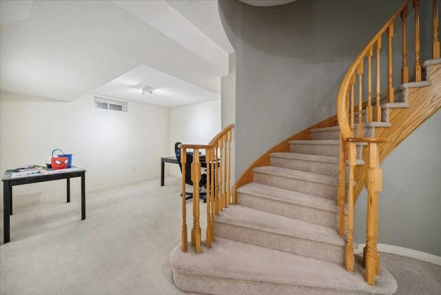 1222 Fox Cres, House detached with 4 bedrooms, 3 bathrooms and 4 parking in Milton ON | Image 21