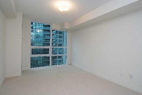 1802 - 19 Grand Trunk Cres, Condo with 2 bedrooms, 2 bathrooms and 1 parking in Toronto ON | Image 10