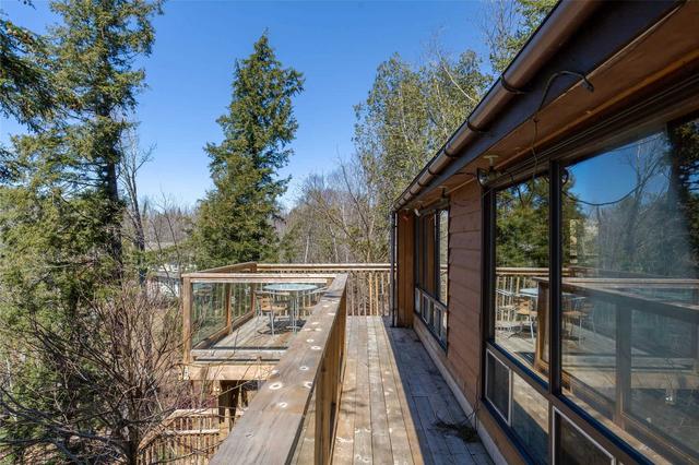 1033 East Walker Lake Dr, House detached with 3 bedrooms, 2 bathrooms and 6 parking in Lake of Bays ON | Image 3