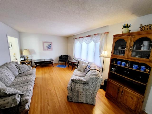5319 52 Street, House detached with 3 bedrooms, 2 bathrooms and 2 parking in Camrose County AB | Image 7