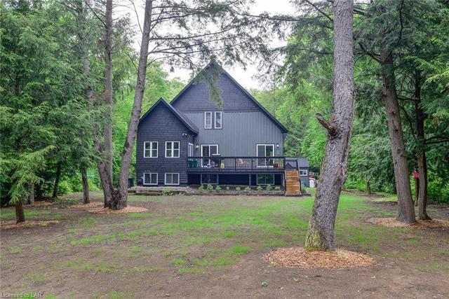 86 Cedar Shores, House detached with 4 bedrooms, 3 bathrooms and null parking in Bracebridge ON | Image 1