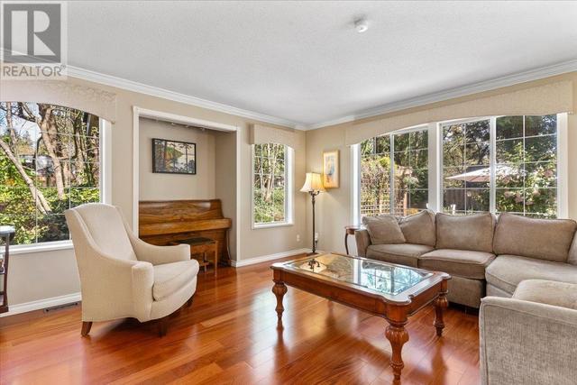 2292 W Keith Road, House detached with 6 bedrooms, 4 bathrooms and 9 parking in North Vancouver BC | Image 6