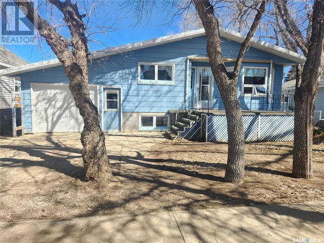 513 Beckwell Avenue, House detached with 6 bedrooms, 2 bathrooms and null parking in Radville SK | Image 34