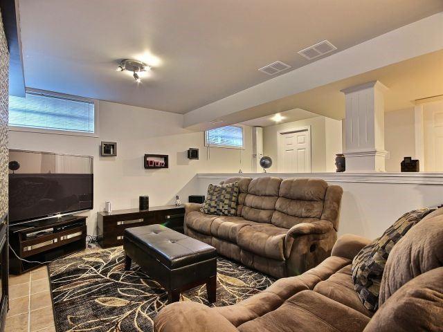 131 Borealis Cres, House detached with 4 bedrooms, 4 bathrooms and 6 parking in Ottawa ON | Image 12