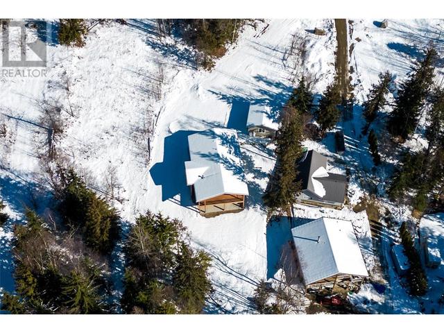 441 Galena Shores Road, House detached with 5 bedrooms, 3 bathrooms and 2 parking in Columbia Shuswap B BC | Image 22