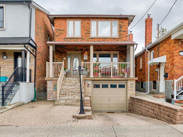 39 Rogers Rd, House detached with 3 bedrooms, 3 bathrooms and 3 parking in Toronto ON | Image 1