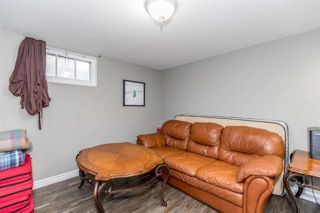 186 Duckworth St, House detached with 2 bedrooms, 2 bathrooms and 5 parking in Barrie ON | Image 17
