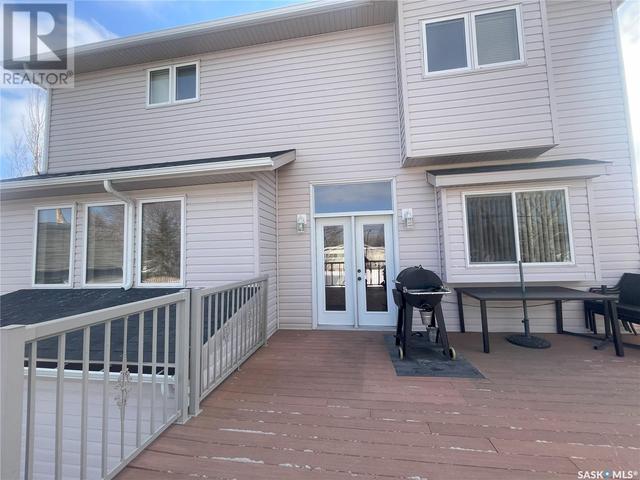 205 Lonsdale Street, House detached with 7 bedrooms, 5 bathrooms and null parking in Maple Creek SK | Image 4